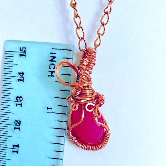 Natural pink jade gemstone wirewrapped pendant necklace - Picture 3 of 4